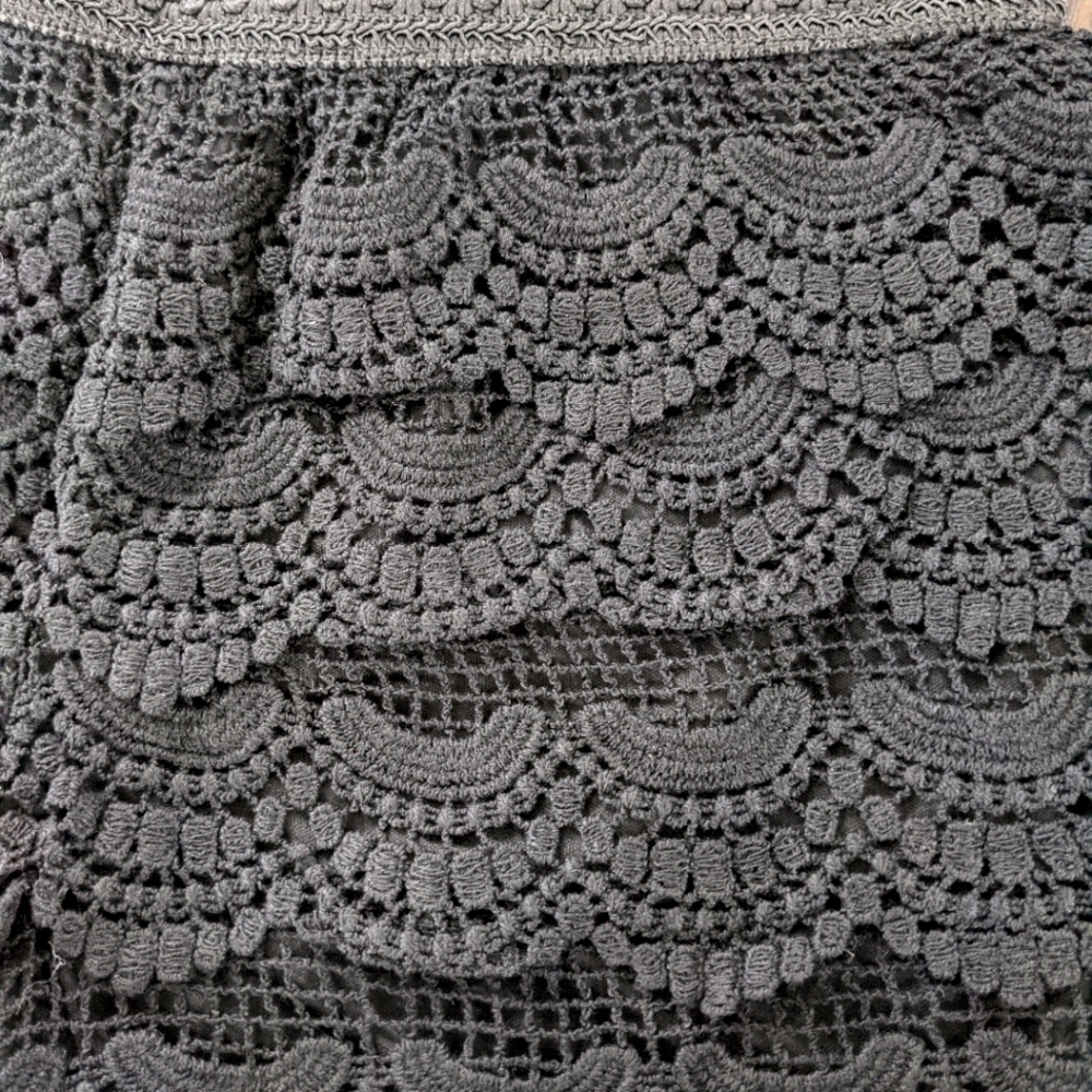 LA Class Lace Shorts - Picture 4 of 4